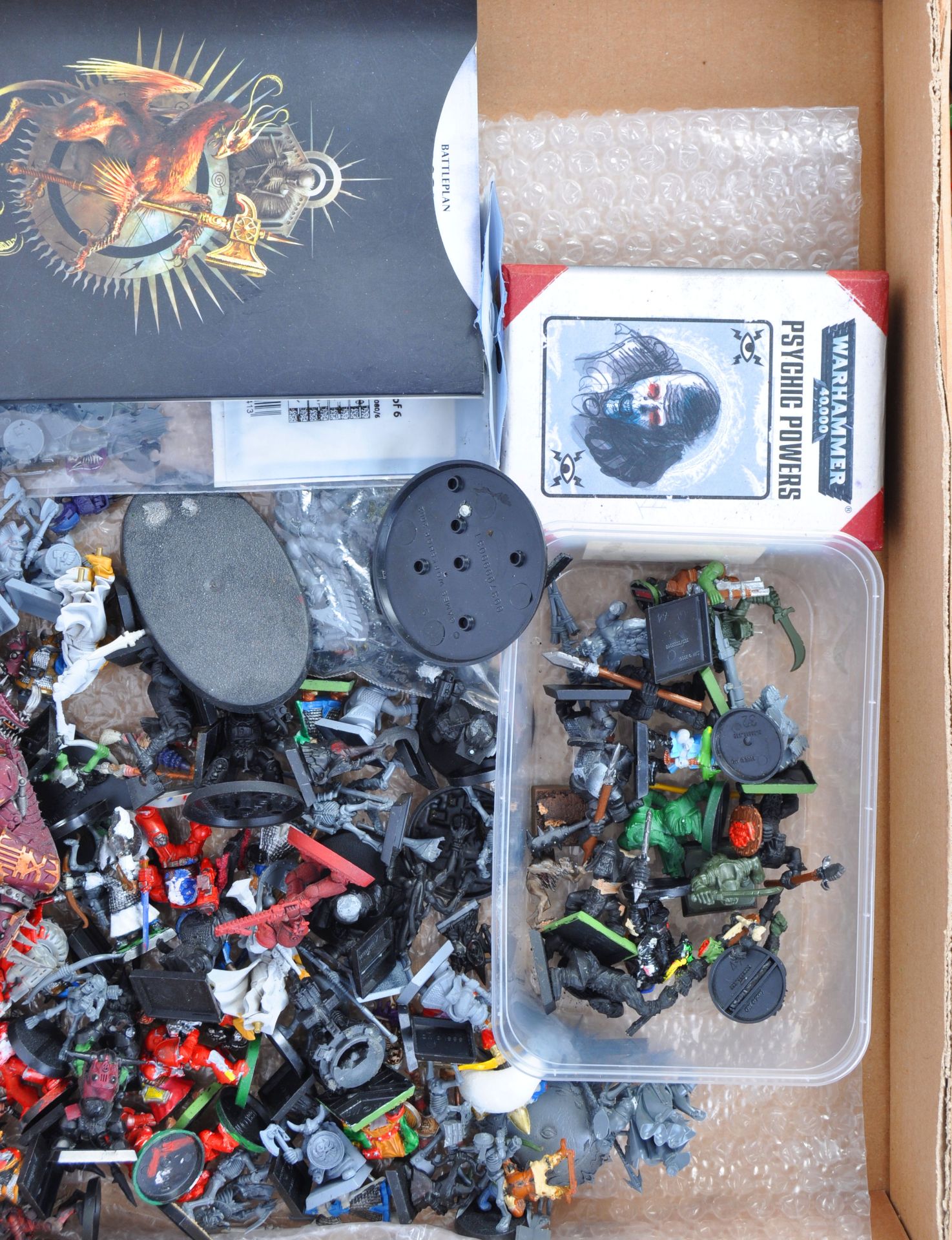 LARGE COLLECTION OF ASSORTED WARHAMMER FIGURINES - Image 5 of 9