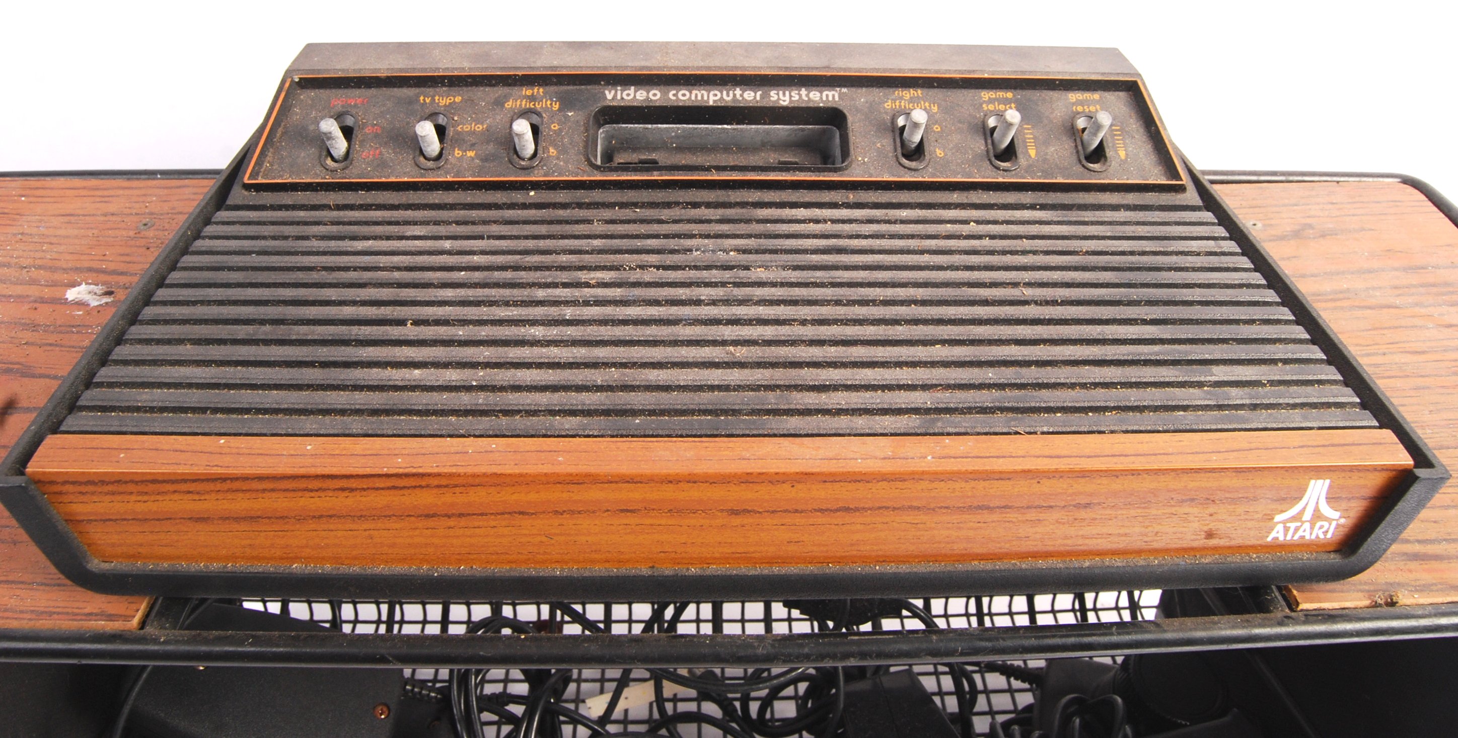 ORIGINAL ATARI 2600 ' WOODY ' VIDEO GAMES COMPUTER - Image 3 of 5