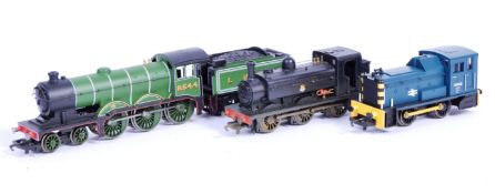 COLLECTION OF HORNBY 00 GAUGE RAILWAY LOCOMOTIVES