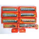 COLLECTION VINTAGE TRI-ANG HORNBY 00 GAUGE ROLLING STOCK