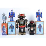 ASSORTED TOY ROBOTS AND BOXED TIN PLATE TOYS