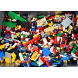 ASSORTED EARLY 1990'S LEGO PLAYSETS AND ACCESSORIES