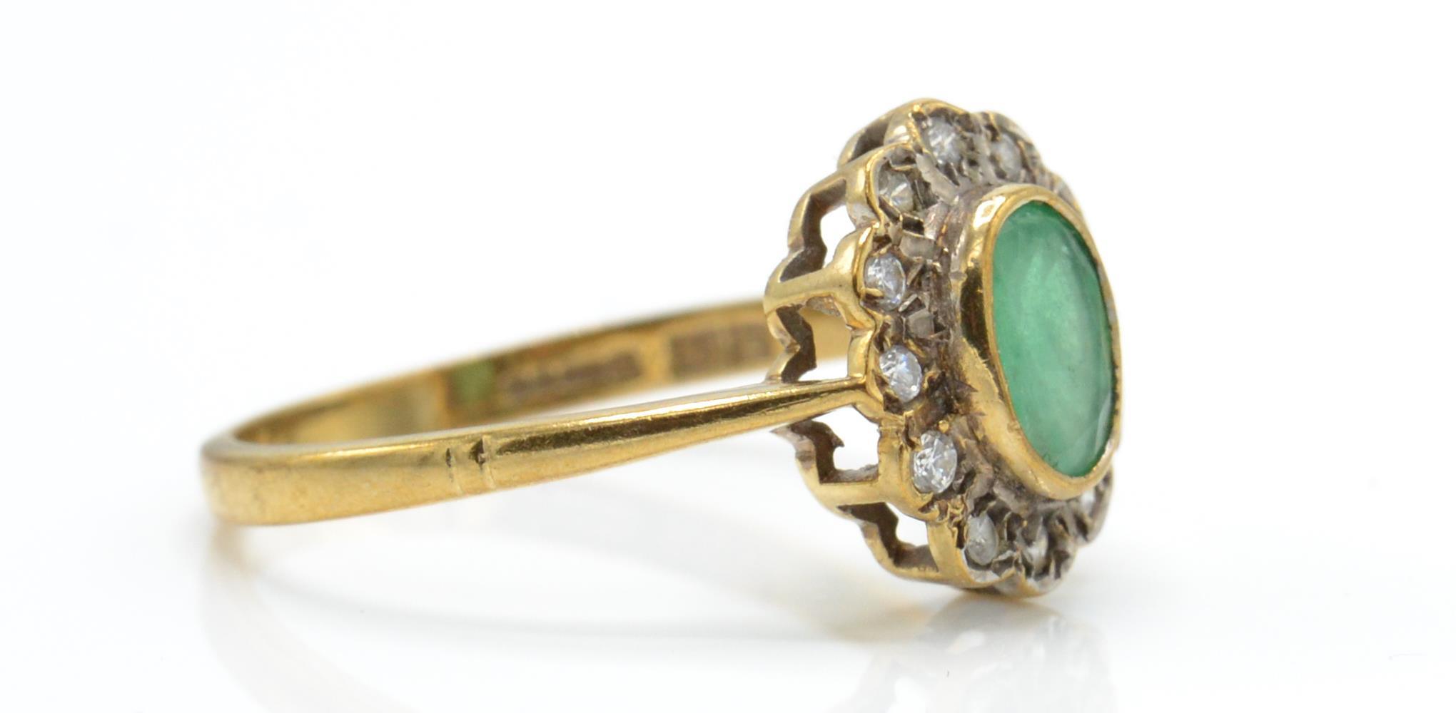 A hallmarked 9ct emerald and diamond cluster ring - Image 3 of 5