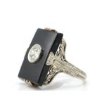 An 18ct Gold Onyx & Diamond Plaque Ring