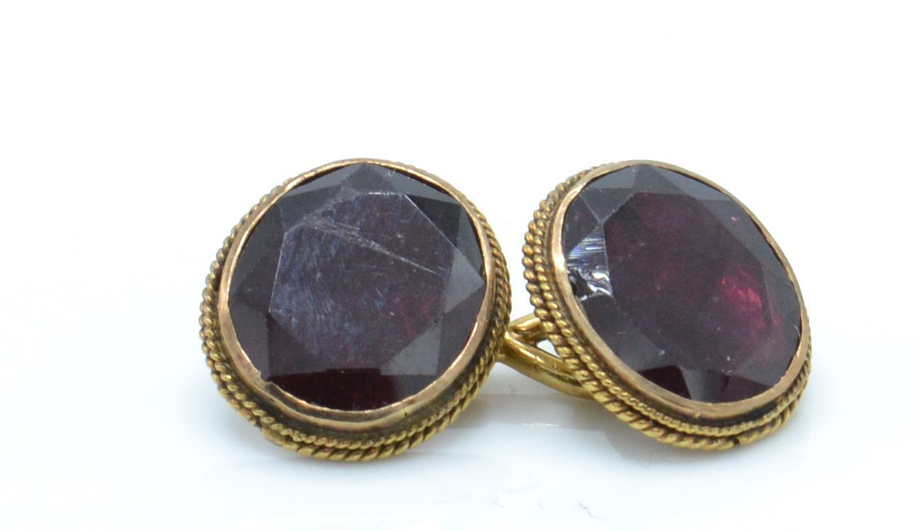 A pair of 15ct gold Victorian / Edwardian cufflinks set with facet cut garnets - Image 5 of 5