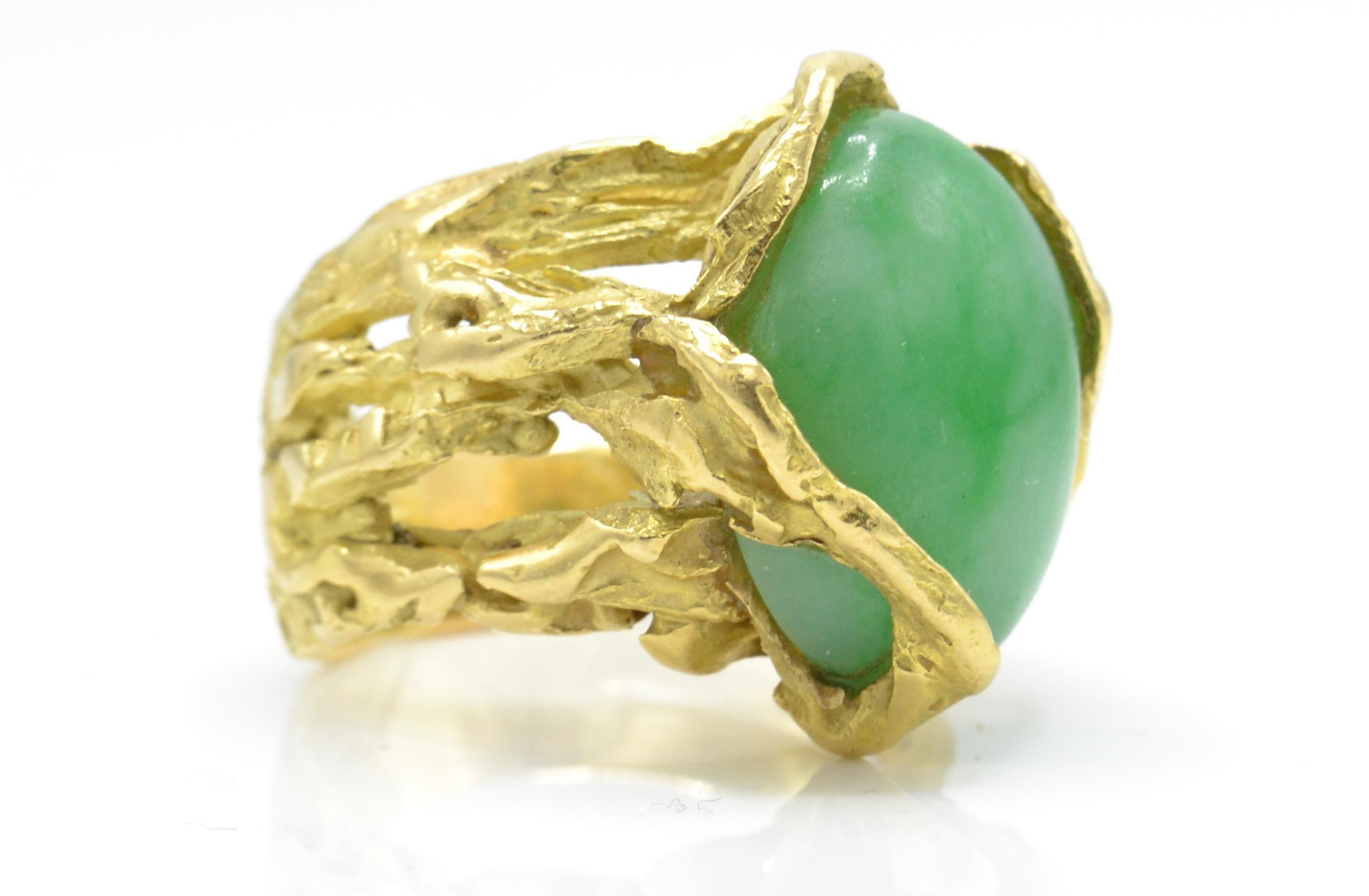 A French 18ct Gold Wirework Jade Ring - Image 3 of 5