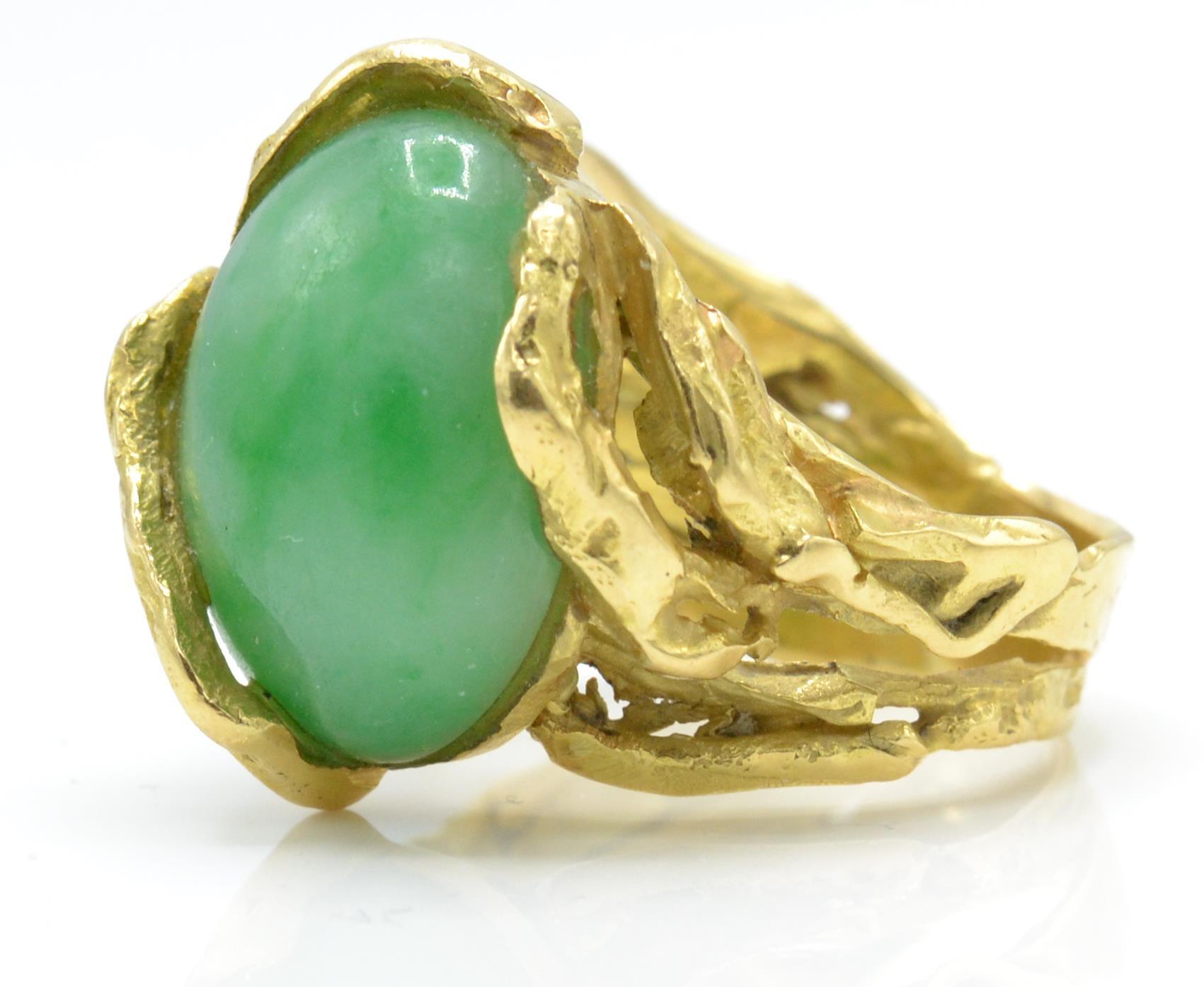 A French 18ct Gold Wirework Jade Ring - Image 2 of 5