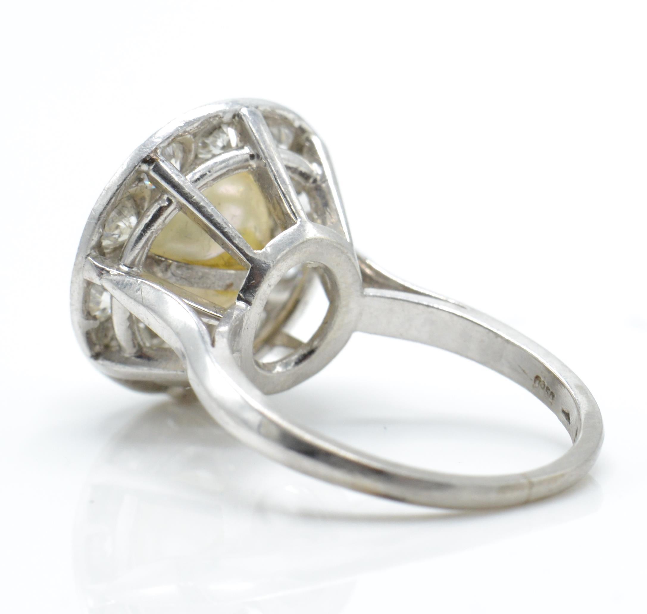 A Platinum Pearl & Diamond Cluster Ring - Image 5 of 5