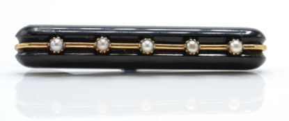 A 19th century 9ct gold and pearl mounted bar mourning brooch.