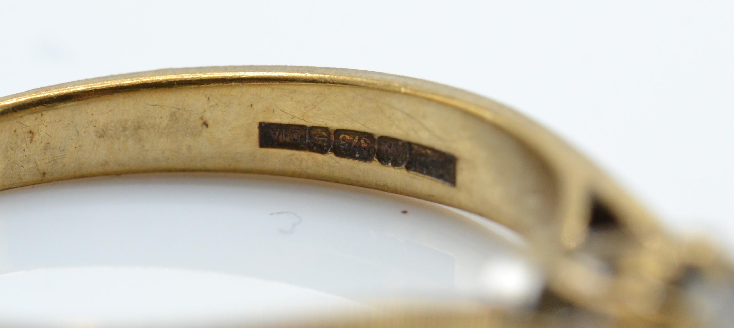 A hallmarked 9ct gold and diamond solitaire ring - Image 4 of 4