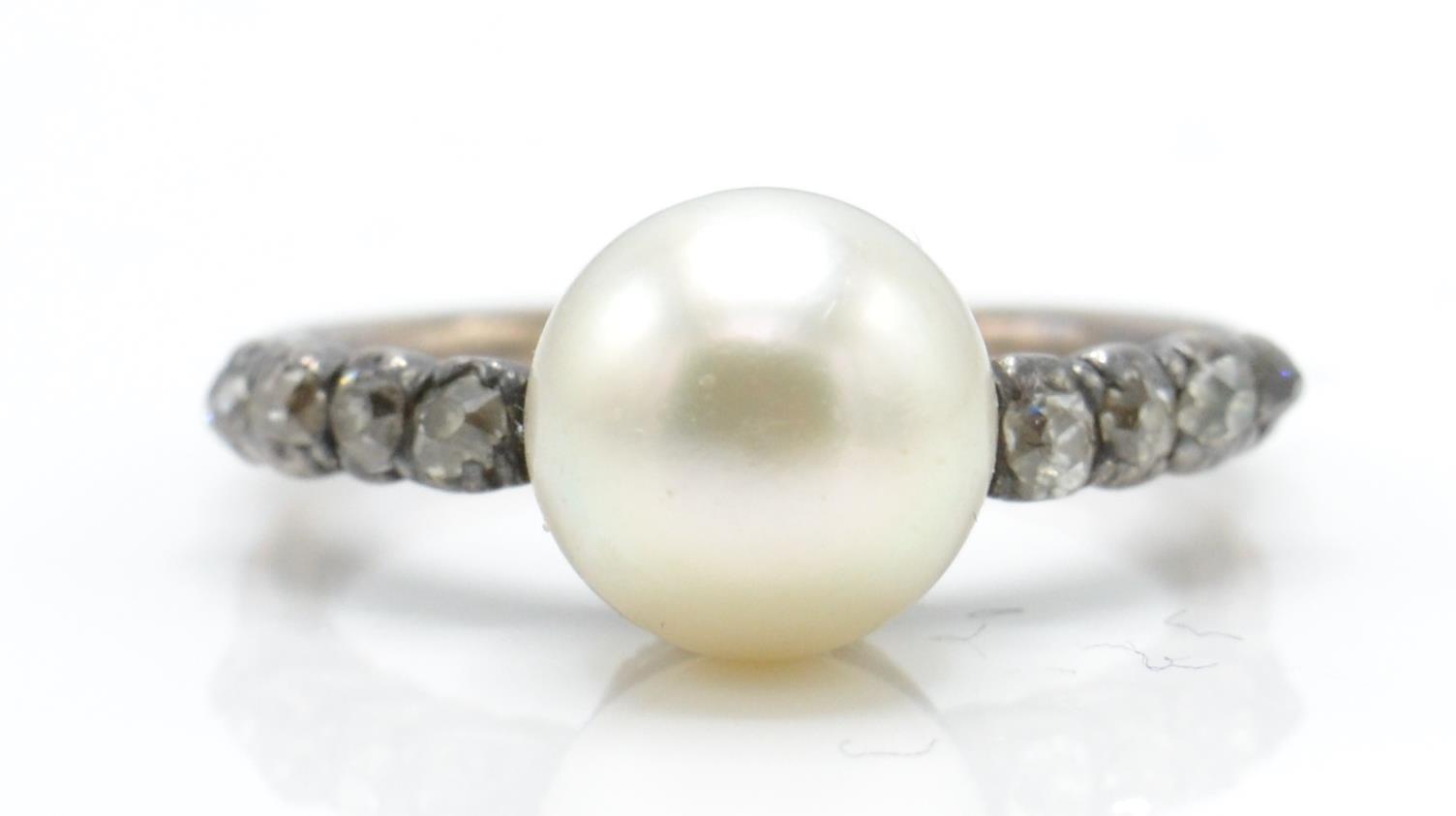 A Pearl & Diamond Ring