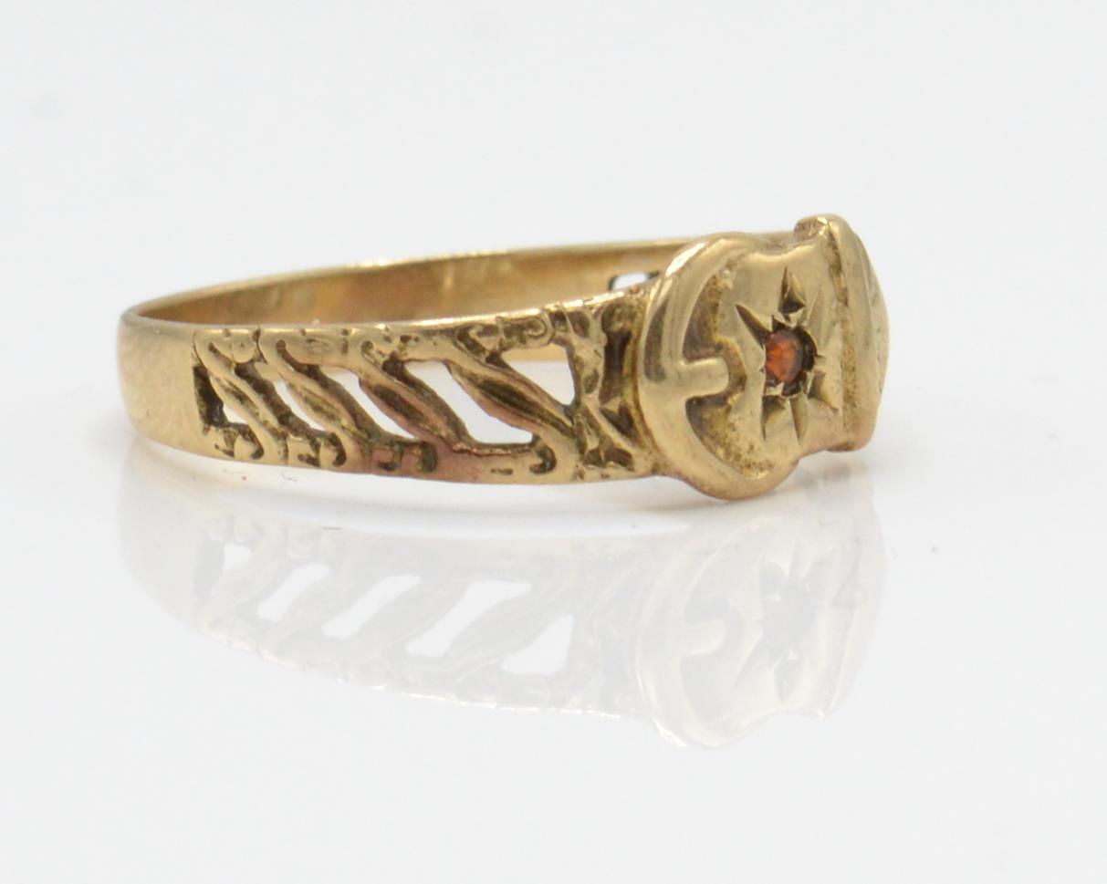 A hallmarked 9ct gold buckle ring - Image 3 of 4