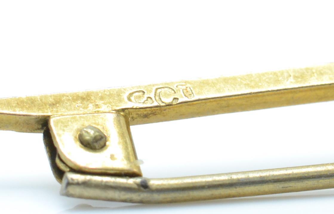 A 9ct gold aquamarine and pearl bar brooch pin. - Image 4 of 4