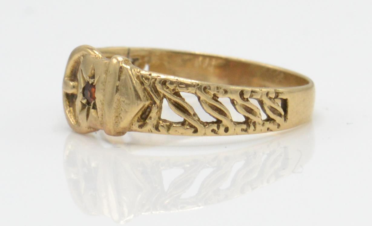 A hallmarked 9ct gold buckle ring - Image 2 of 4