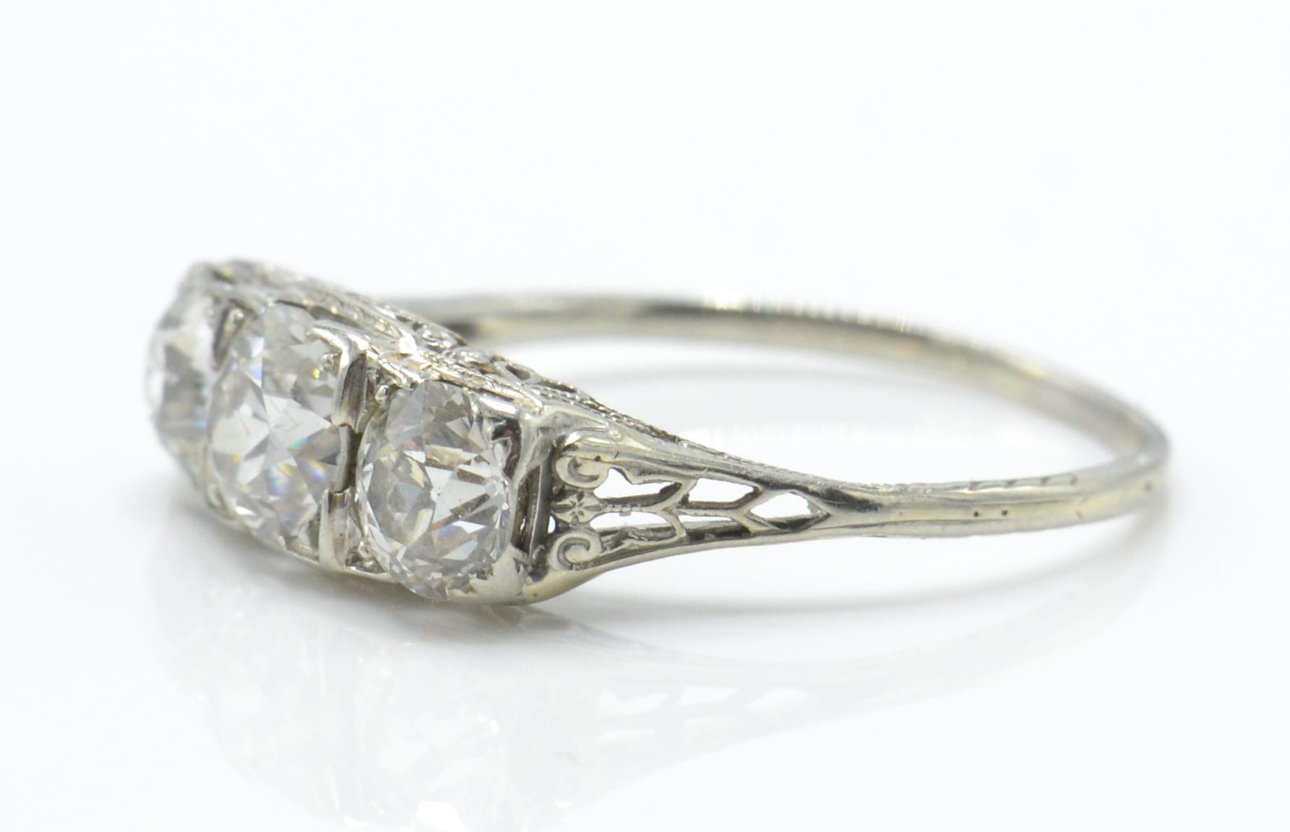 An Art Deco 18ct Gold, Platinum & Diamond Ring - Image 3 of 4