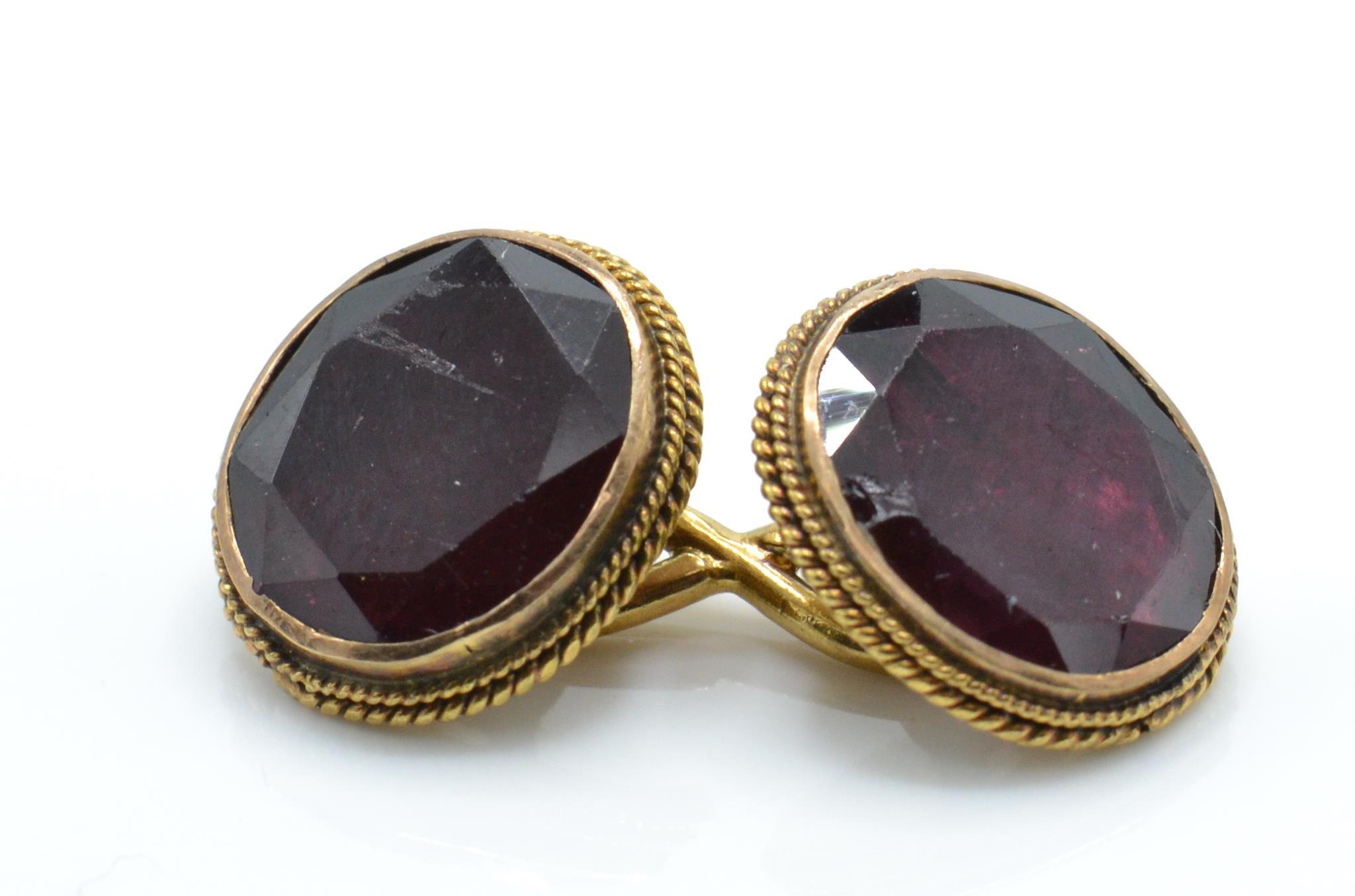 A pair of 15ct gold Victorian / Edwardian cufflinks set with facet cut garnets - Image 4 of 5