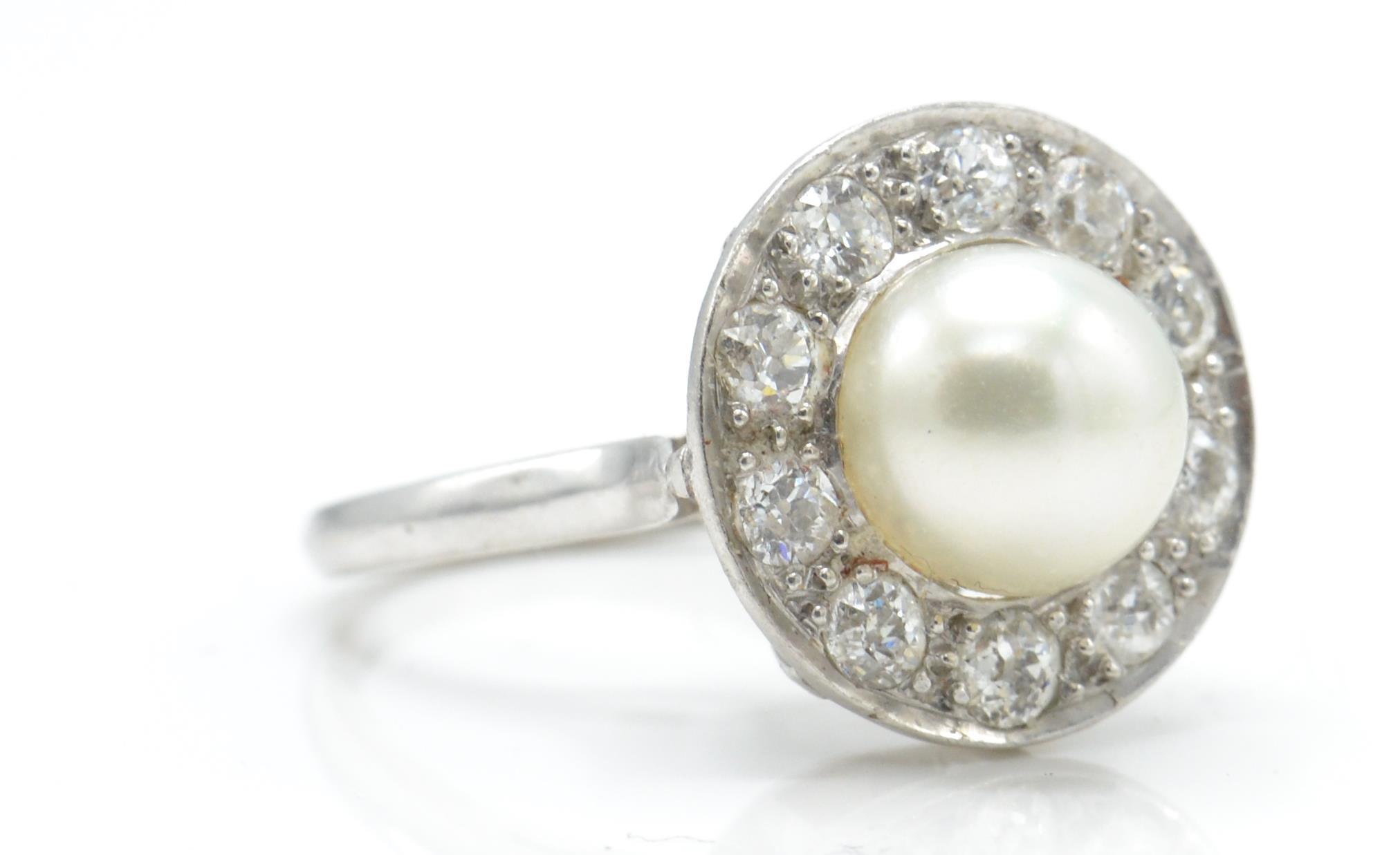 A Platinum Pearl & Diamond Cluster Ring - Image 3 of 5