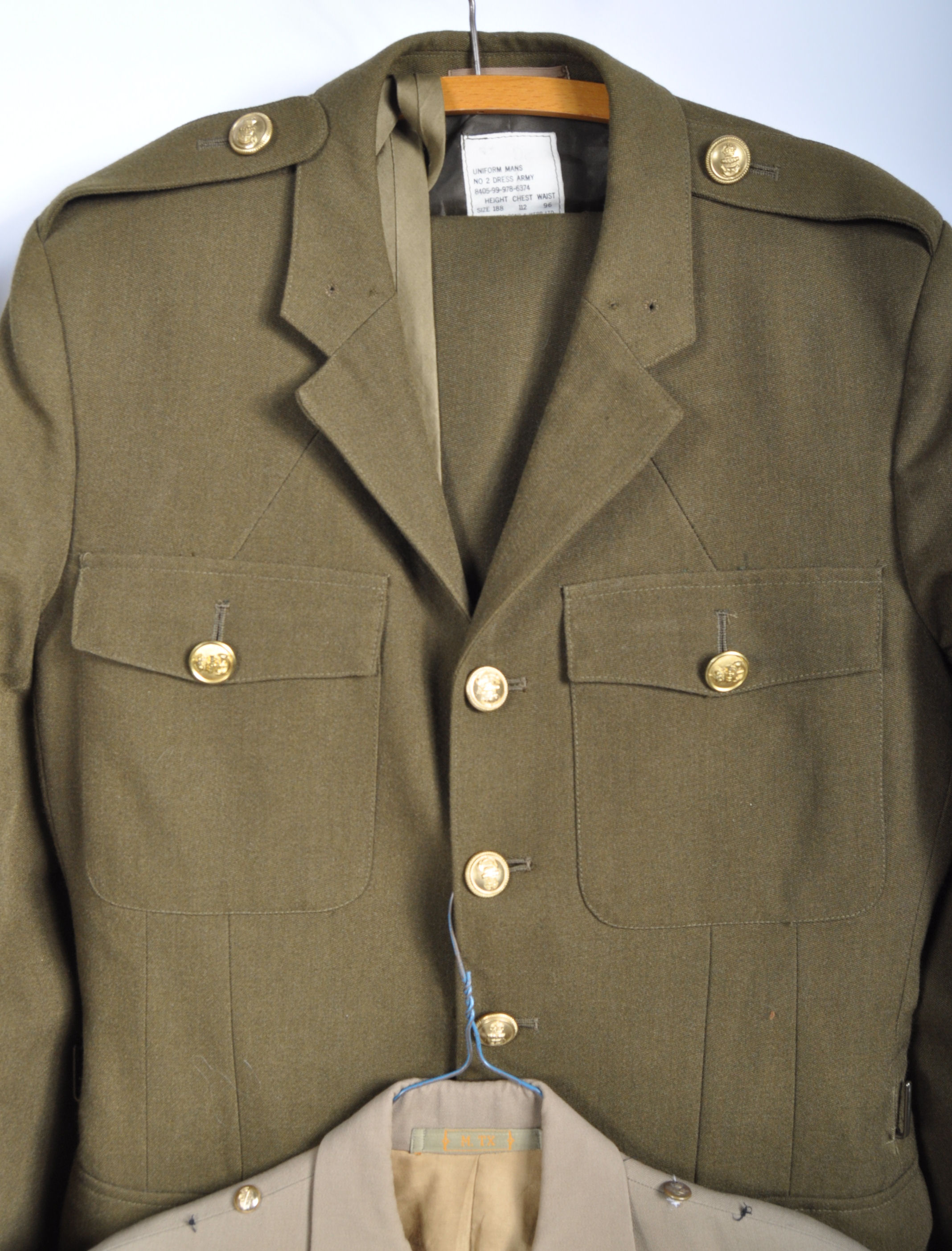 Uniforms - A collection of five British Armed Forces RAF uniform items to include a No 2. army - Image 2 of 5