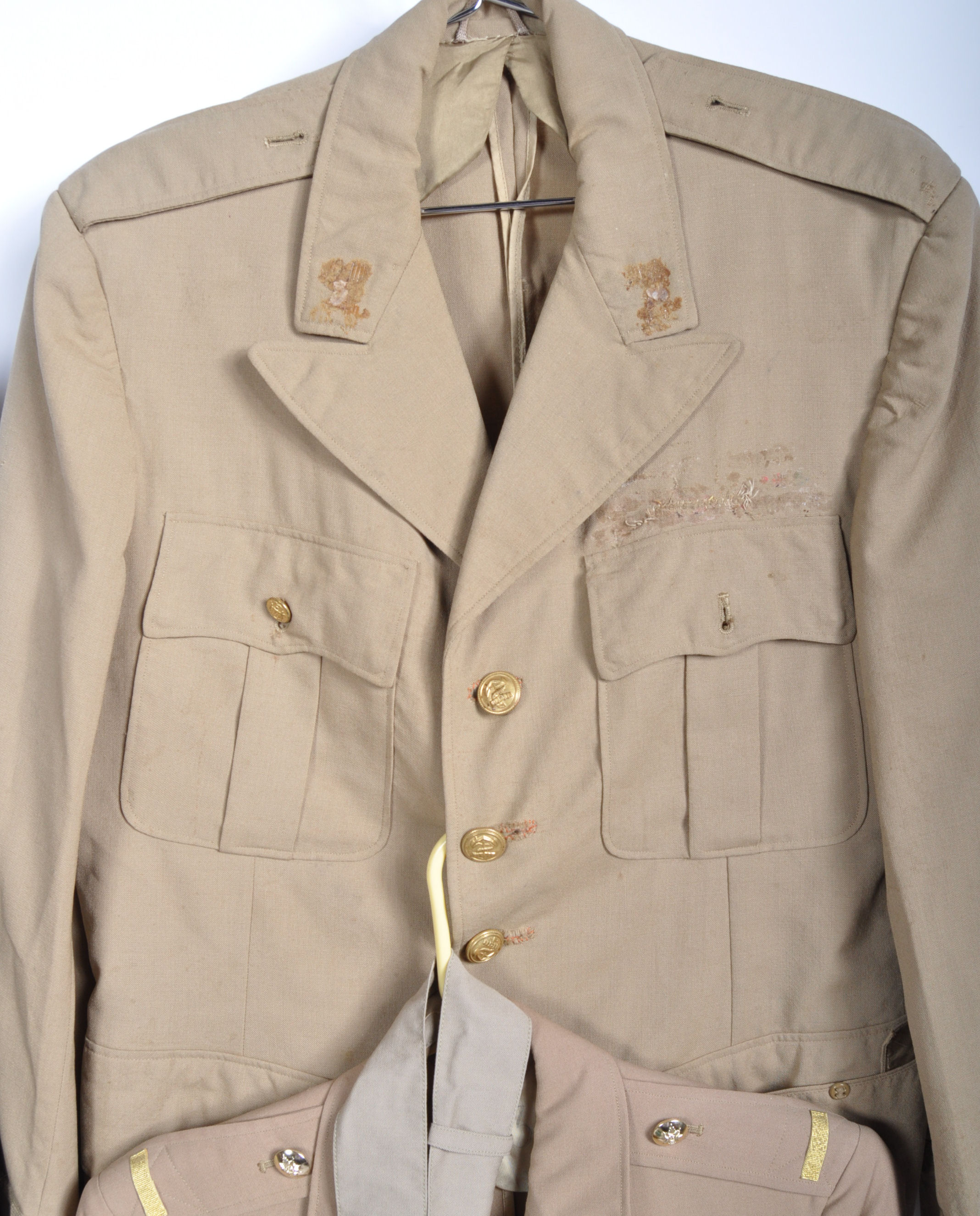 UNIFORMS & FANCY DRESS - A COLLECTION OF FOUR MILITARY AND NAVAL UNIFORM JACKETS. - Image 2 of 5