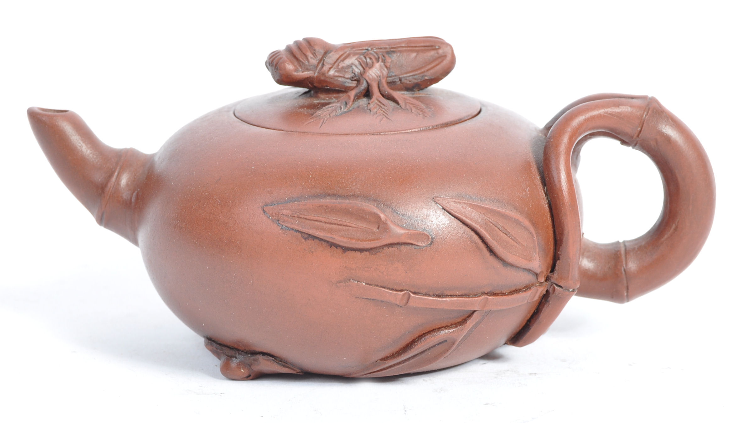 18TH CENTURY ANTIQUE YIXING POTTERY TEAPOT WITH CRICKET LID - Image 2 of 7
