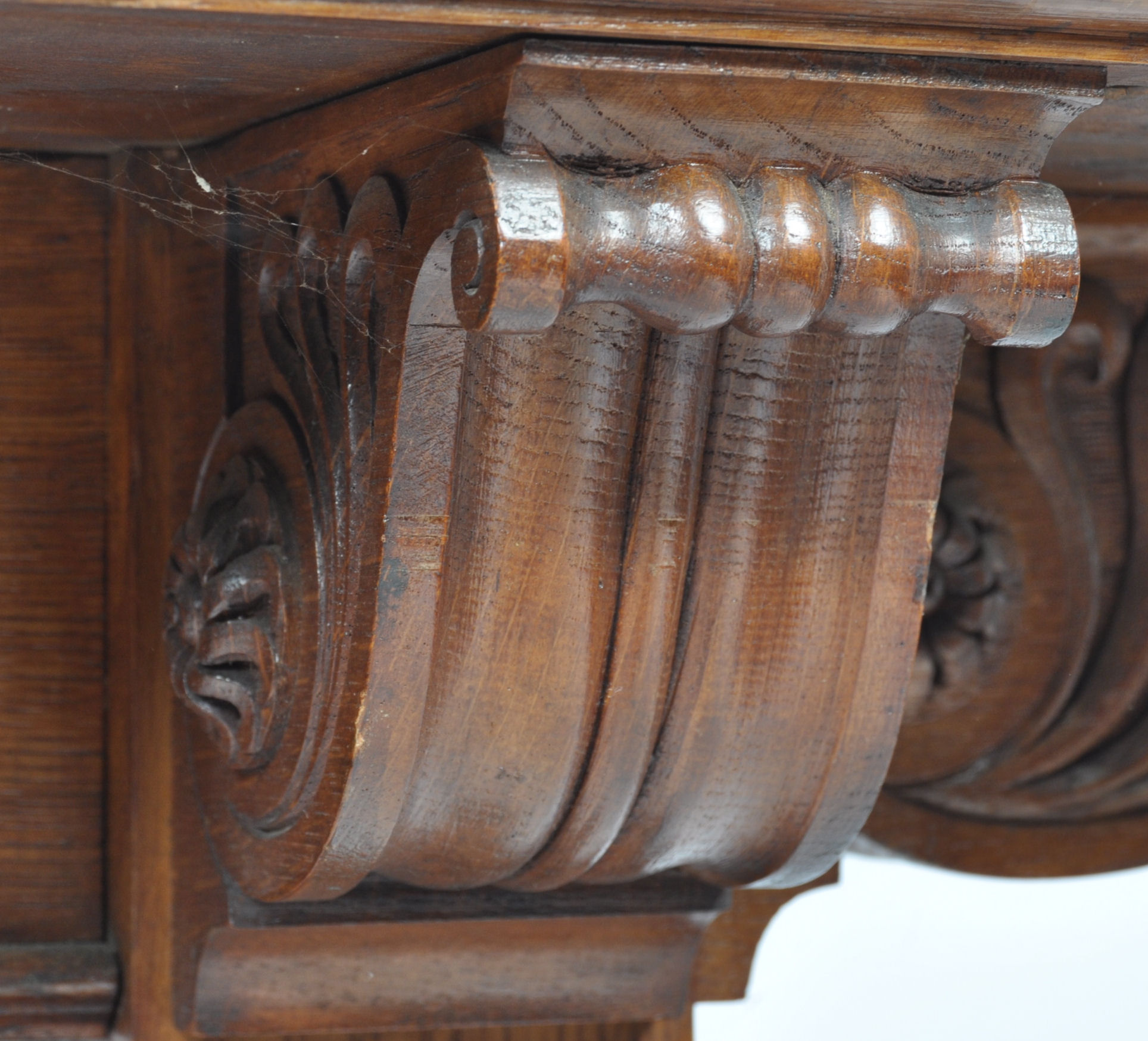 STUNNING 19TH CENTURY GOTHIC OAK DINING TABLE - Image 7 of 8