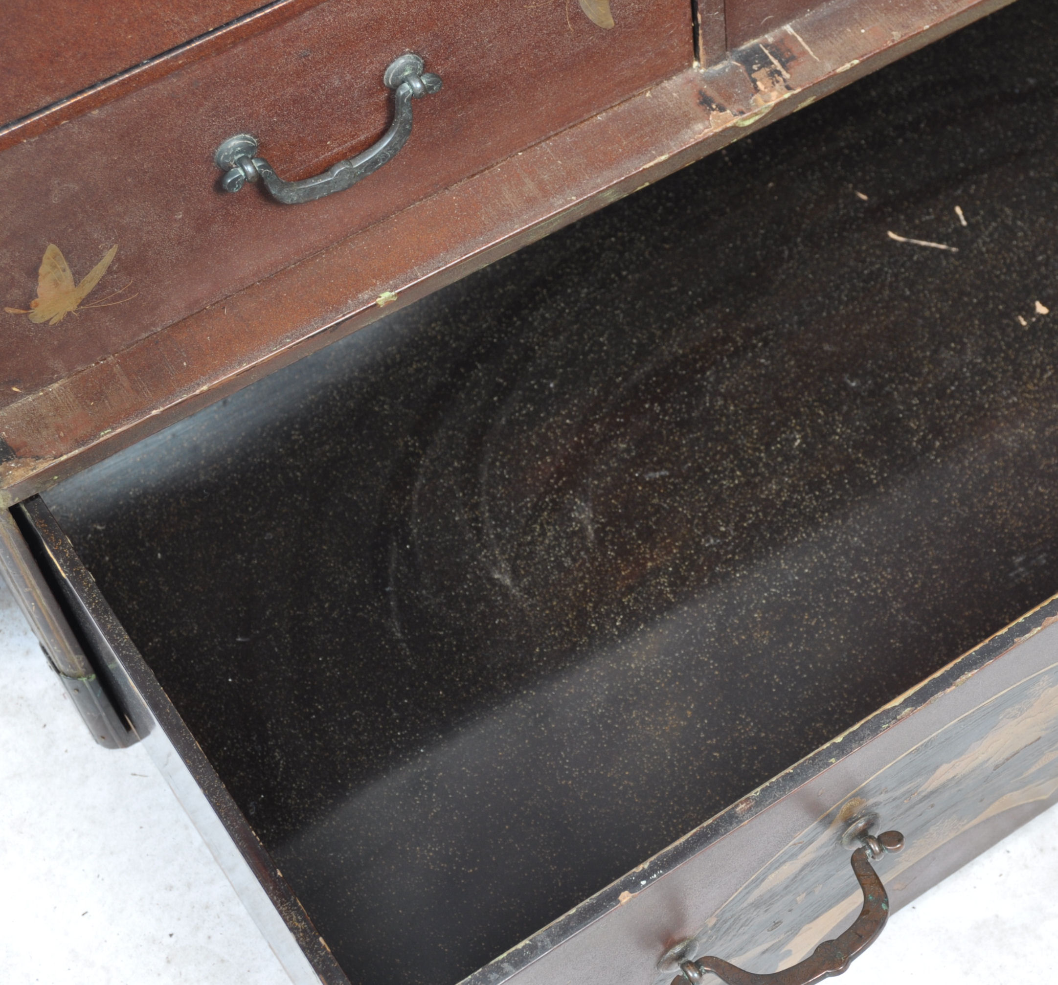 19TH CENTURY JAPANESE MEIJI LACQUERED TABLE CABINET - Image 4 of 5