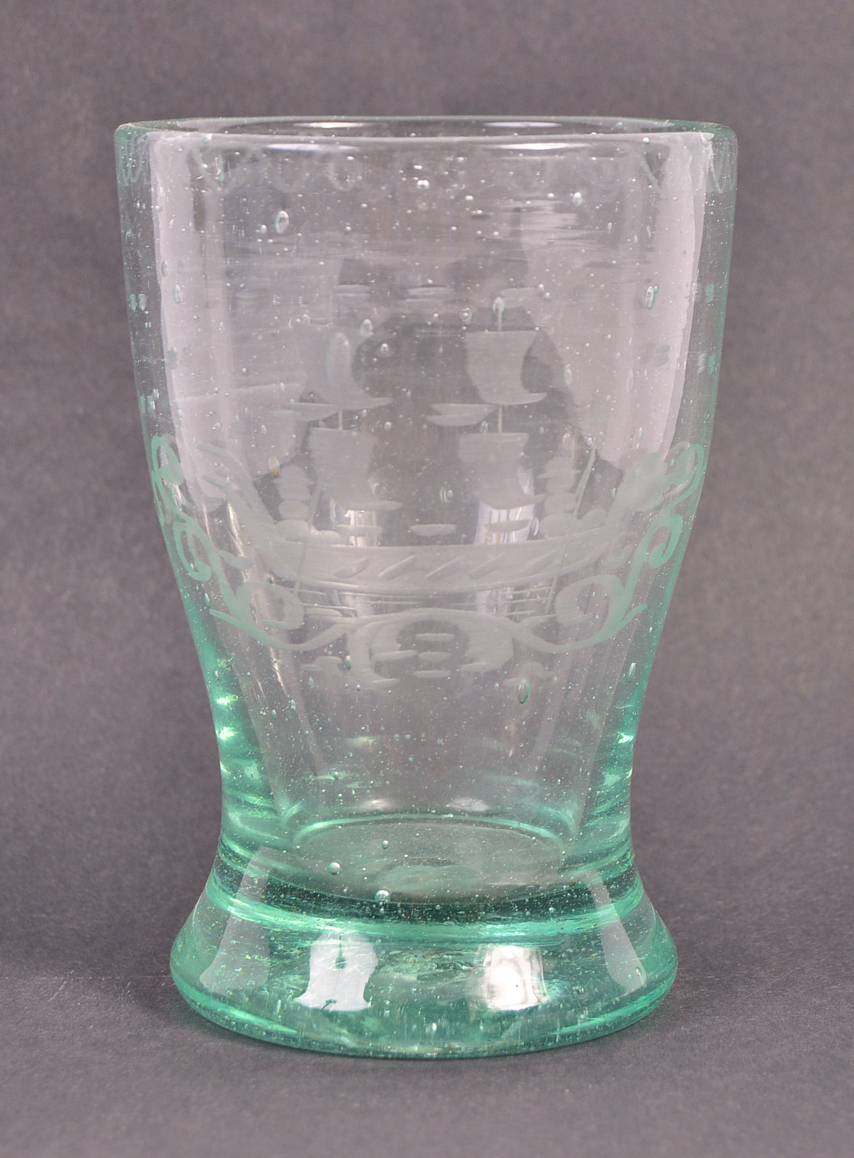 18TH CENTURY GEORGIAN ENGLISH DRINKING GLASS WITH BOAT DECORATION