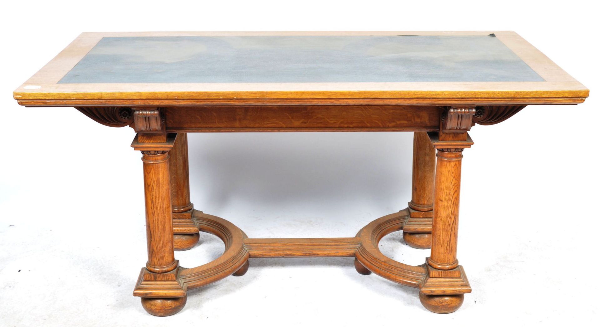 STUNNING 19TH CENTURY GOTHIC OAK DINING TABLE - Image 2 of 8