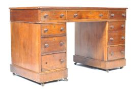 19TH CENTURY VICTORIAN MAHOGANY TWIN PEDESTAL OFFICE DESK