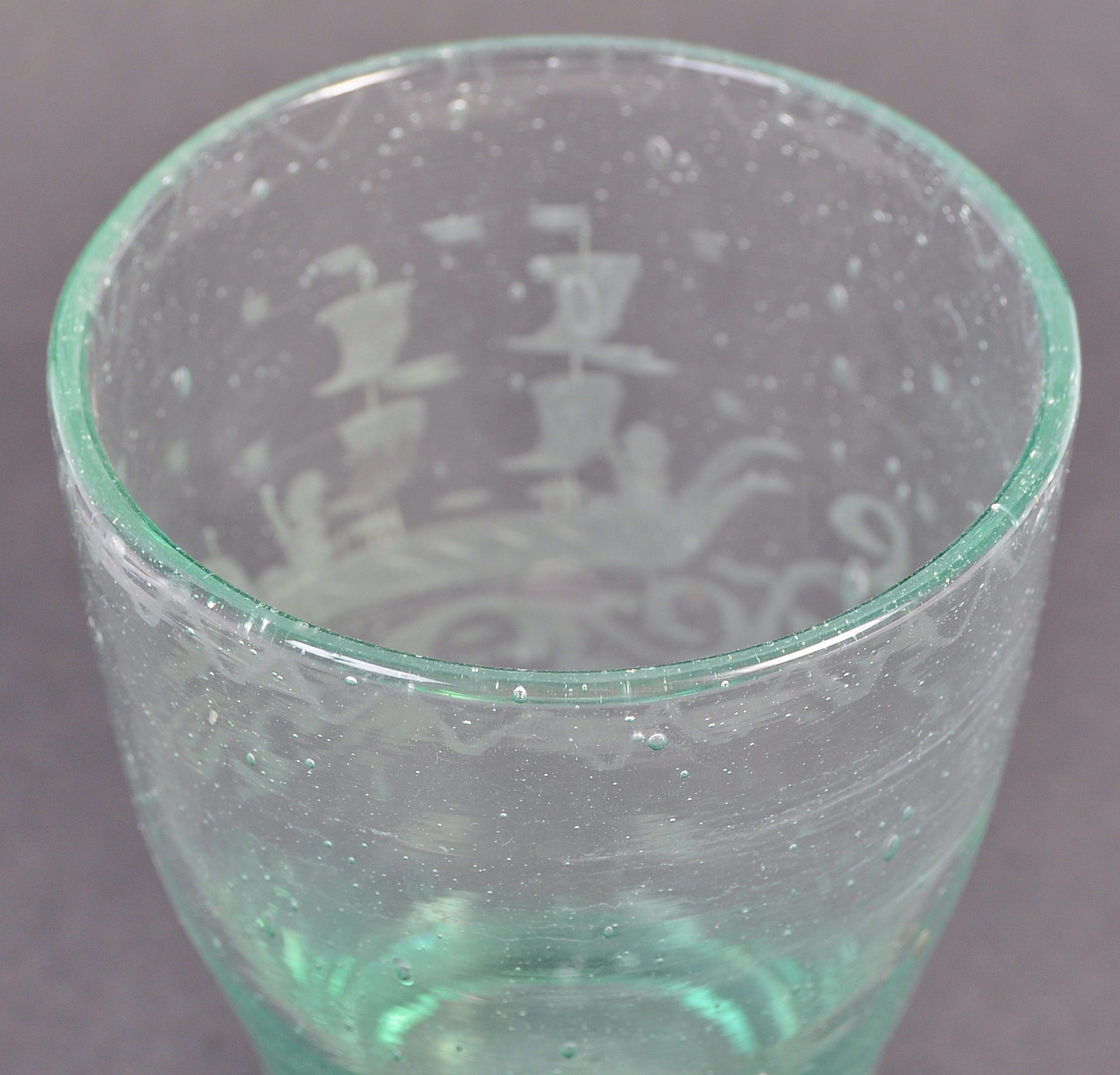 18TH CENTURY GEORGIAN ENGLISH DRINKING GLASS WITH BOAT DECORATION - Image 3 of 5