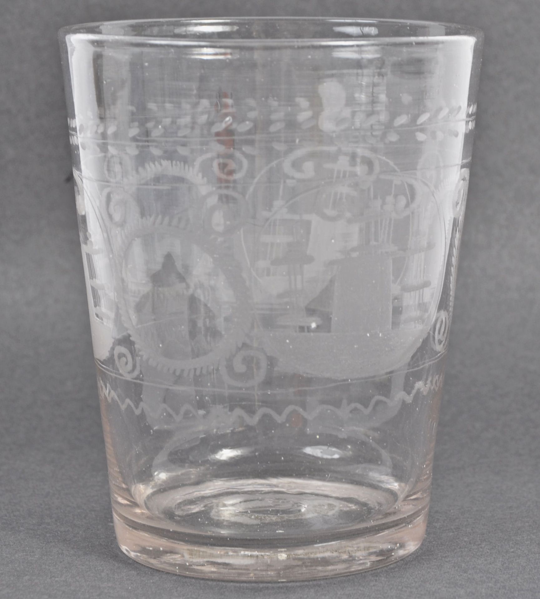 19TH CENTURY GLASS TUMBLER WITH SAILING BOAT DECORATION - Bild 3 aus 5