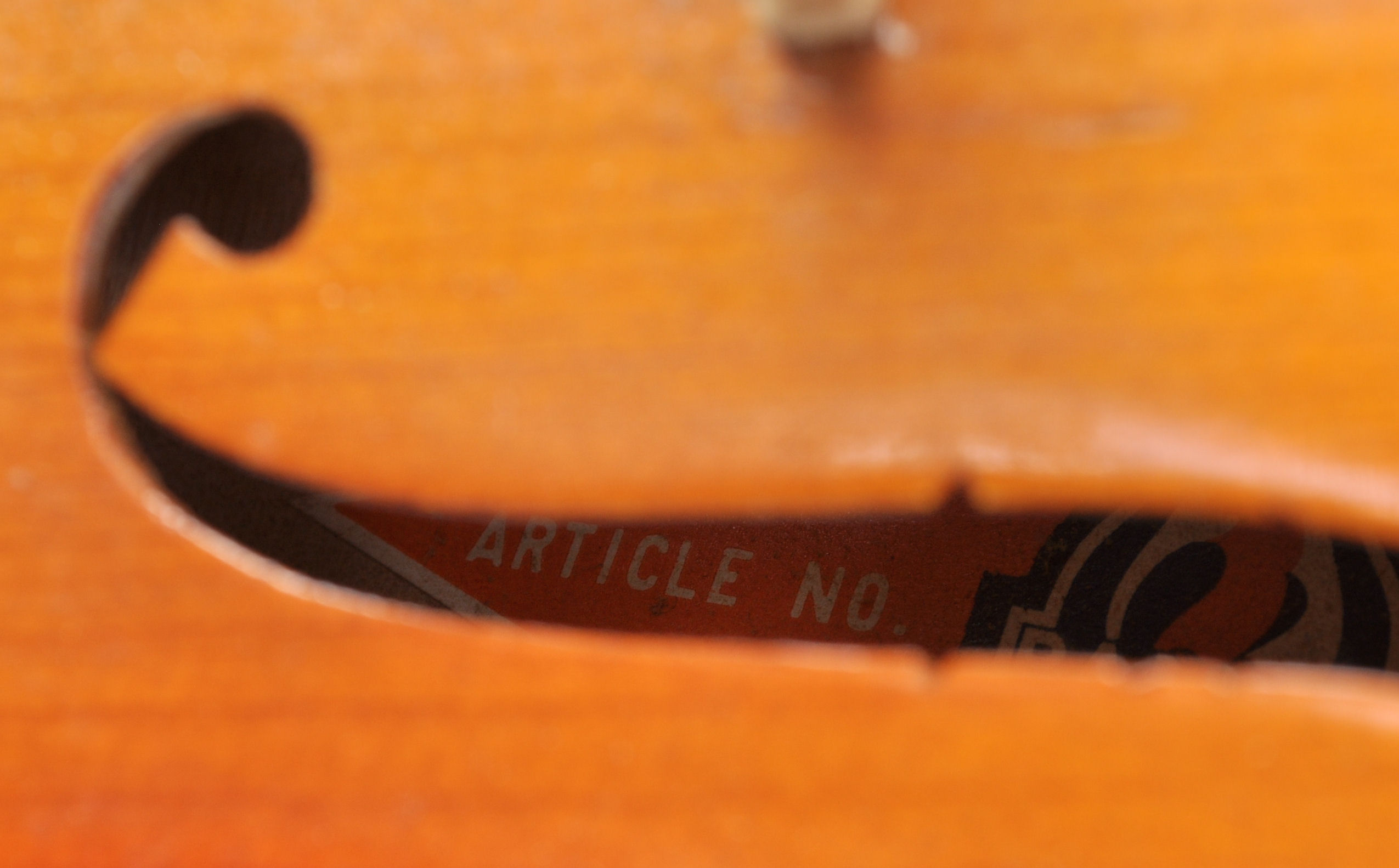 A 20th Century full size violin with two piece bac - Image 18 of 18