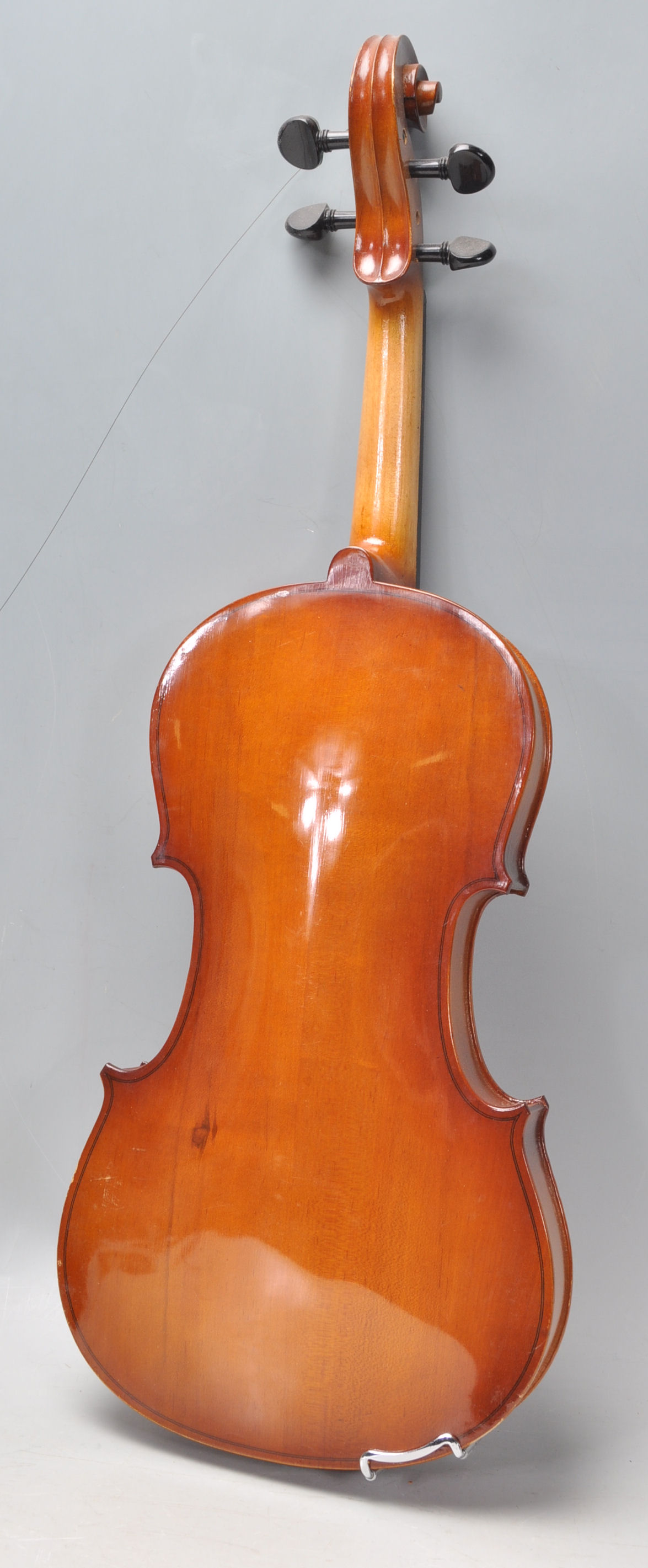 A 20th Century full size violin with two piece bac - Image 16 of 18