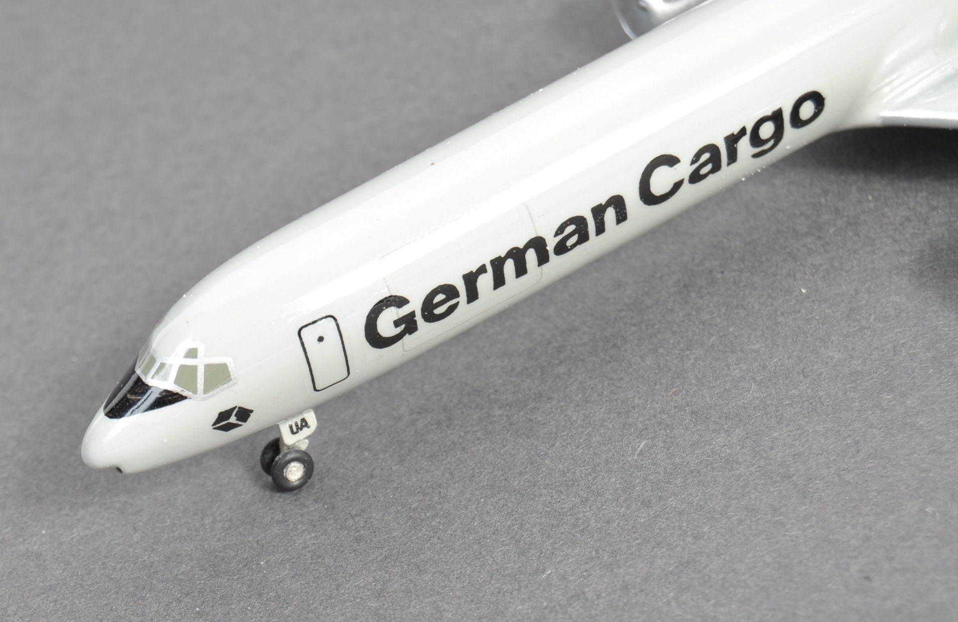 JETWINGS PRECISION DIECAST SCALE MODEL GERMAN CARGO AEROPLANE - Bild 2 aus 7