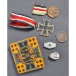 WWI & WWII GERMAN VETERAN'S MEDALS & KAISER WILHELM TIN