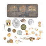 WWI FIRST WORLD WAR ' GIFT TO THE COLONIES ' TIN & BADGES
