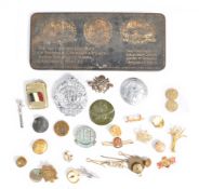 WWI FIRST WORLD WAR ' GIFT TO THE COLONIES ' TIN & BADGES