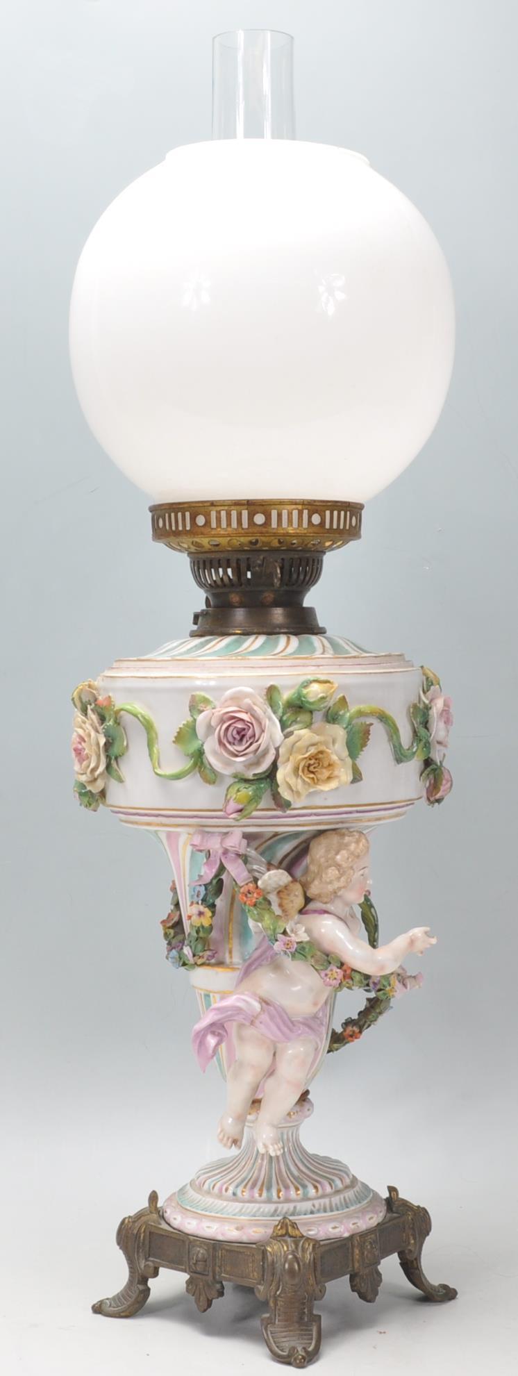 An antique German porcelain Dresden / Sitzendorf style oil lamp of large proportions, the body - Image 6 of 23