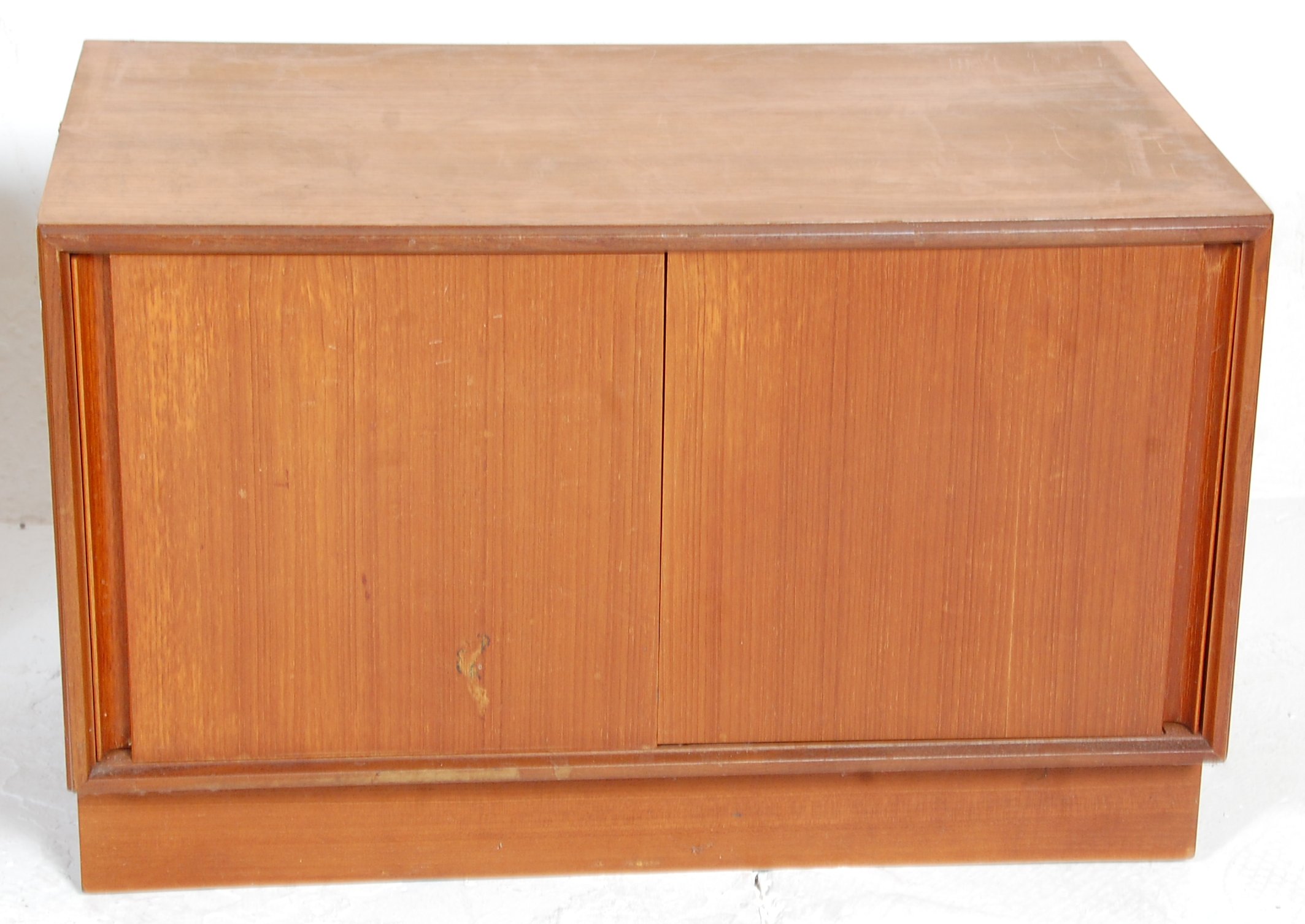 Two vintage retro mid 20th Century teak wood G-Plan low sideboard cabinet cupboards / bookcases. - Image 3 of 4