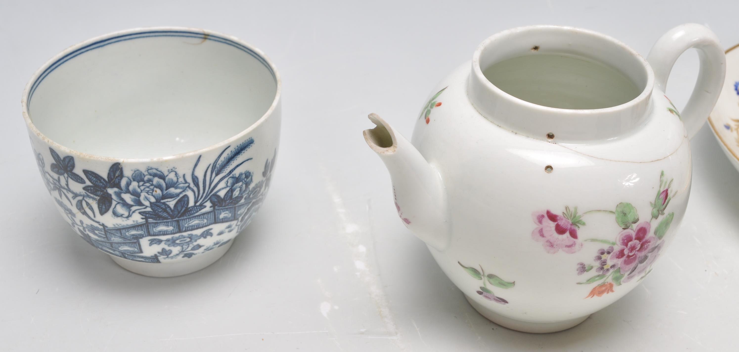 A collection of 18th and 19th century Worcester 1st period ceramics - china to include teapot, - Image 6 of 10
