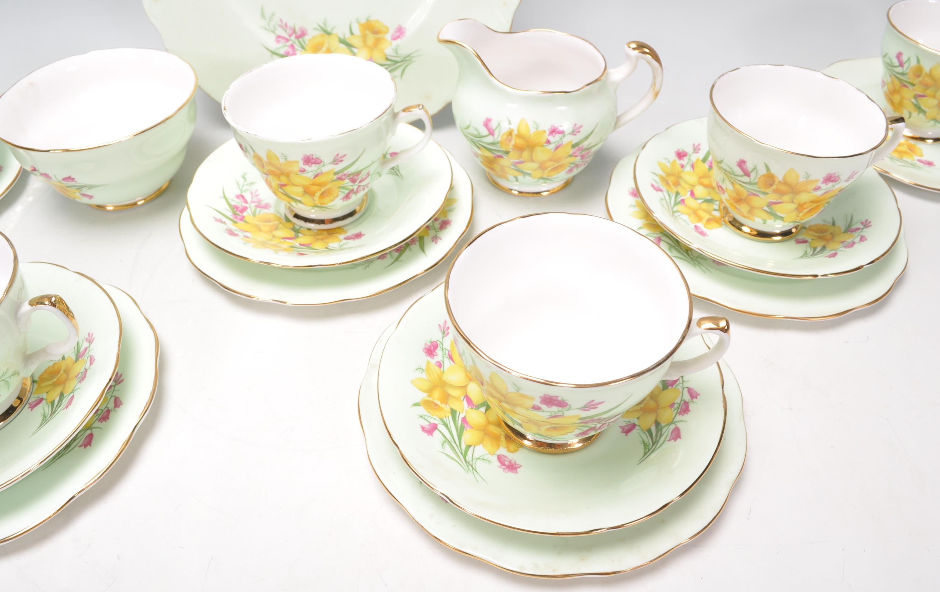 An early 20th century porcelain chintz pattern by Imperial China. The set to include green ground - Image 5 of 13