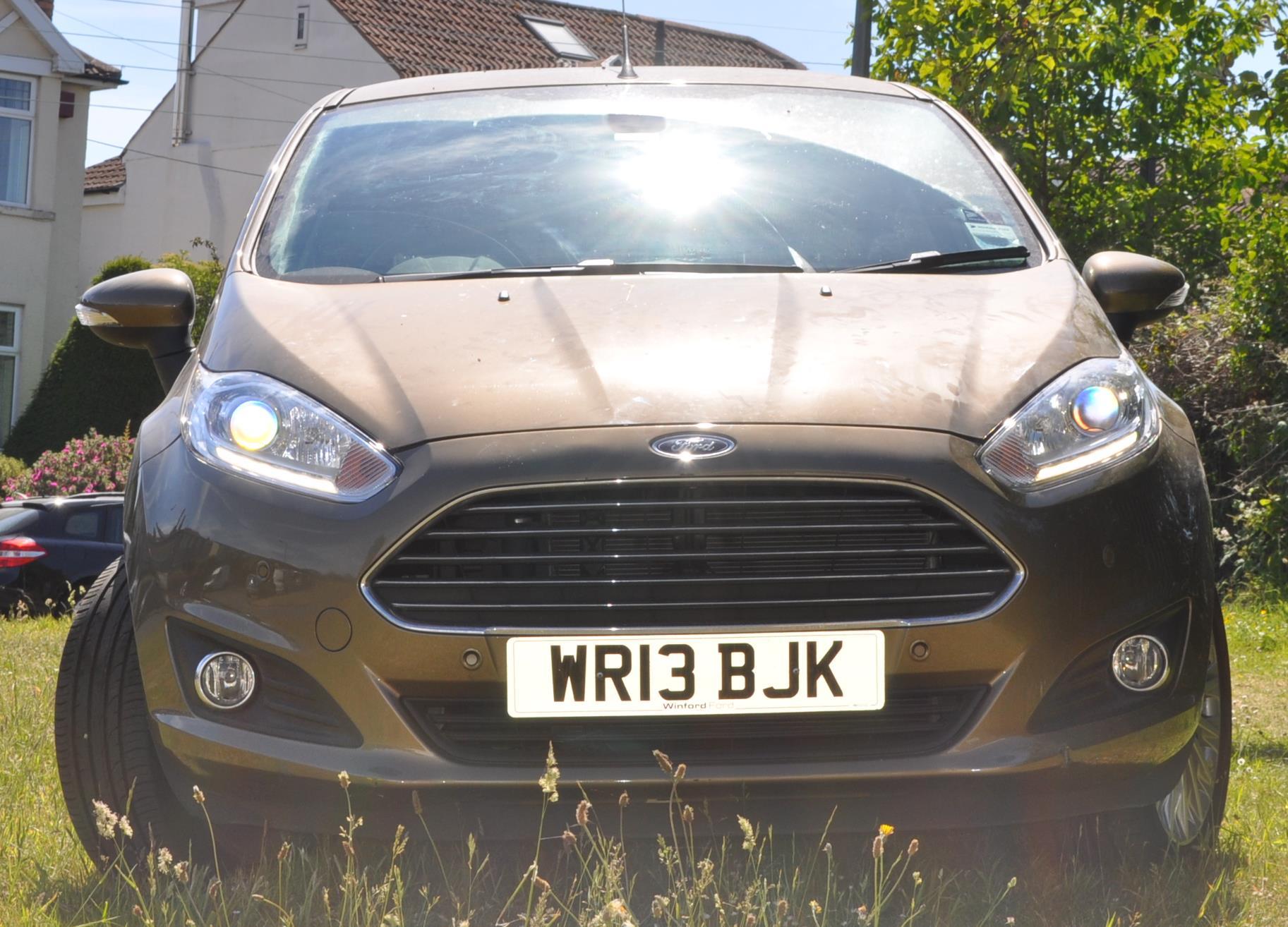 WR13 BJK - Ford Fiesta - Automatic - A 2013 Ford Fiesta in metallic gold, 1596cc, Titanium, petrol - Image 3 of 61