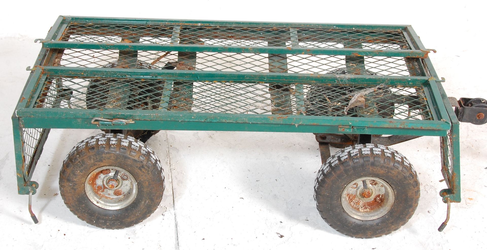 A metal four wheel pull along trolley finished in green with fold down sides. 85cm x 105cm x 55cm. - Bild 8 aus 10