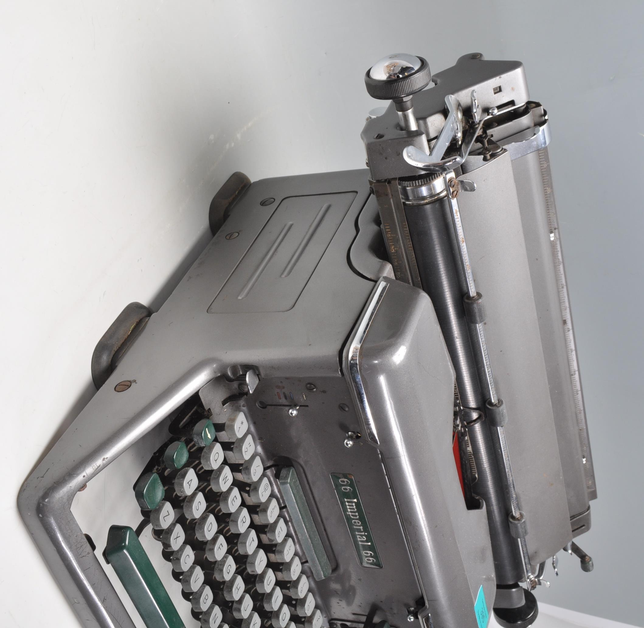 An early 20th Century vintage industrial manual typewriter by Imperial, having an A3 roller and - Image 5 of 6