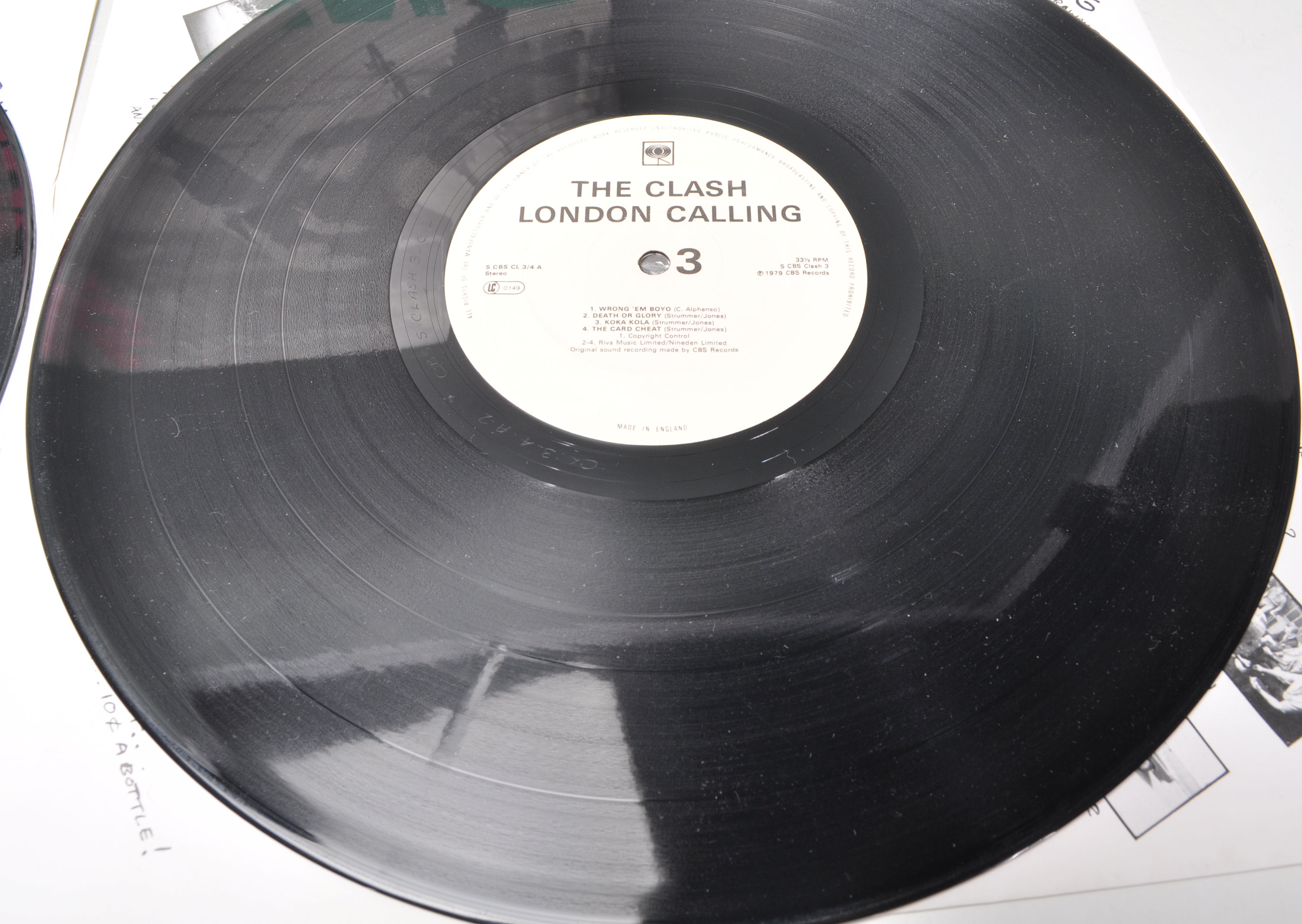 A double vinyl long play LP record album by The Clash – London Calling – Original CBS 1st U.K. Press - Image 3 of 6