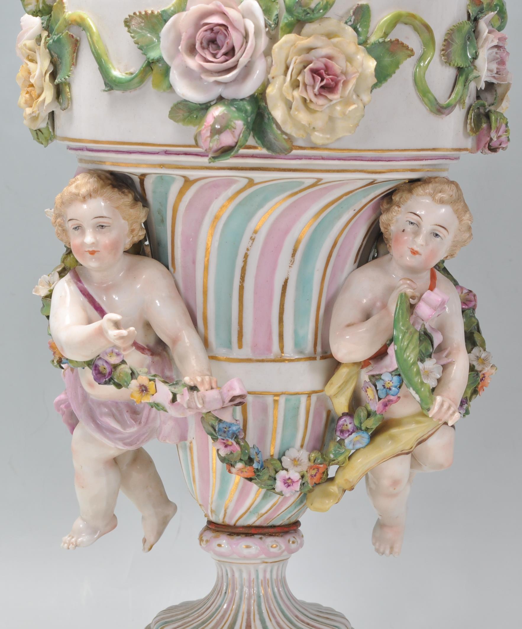 An antique German porcelain Dresden / Sitzendorf style oil lamp of large proportions, the body - Image 3 of 23