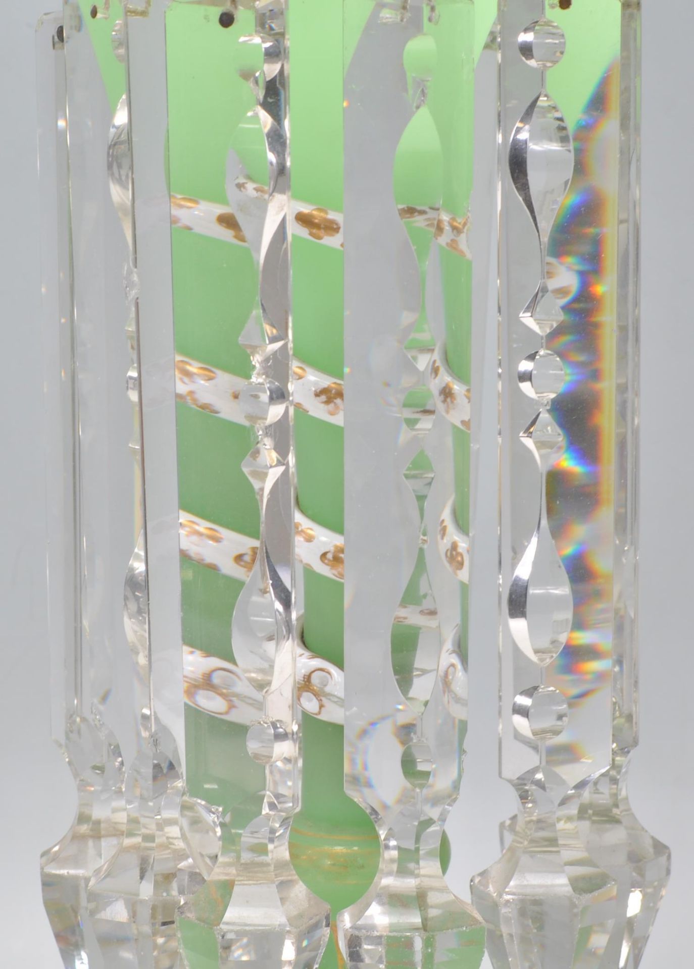 A 19th Century Victorian green glass mantle piece lustre of tulip form having a crenelated rim, - Bild 3 aus 8