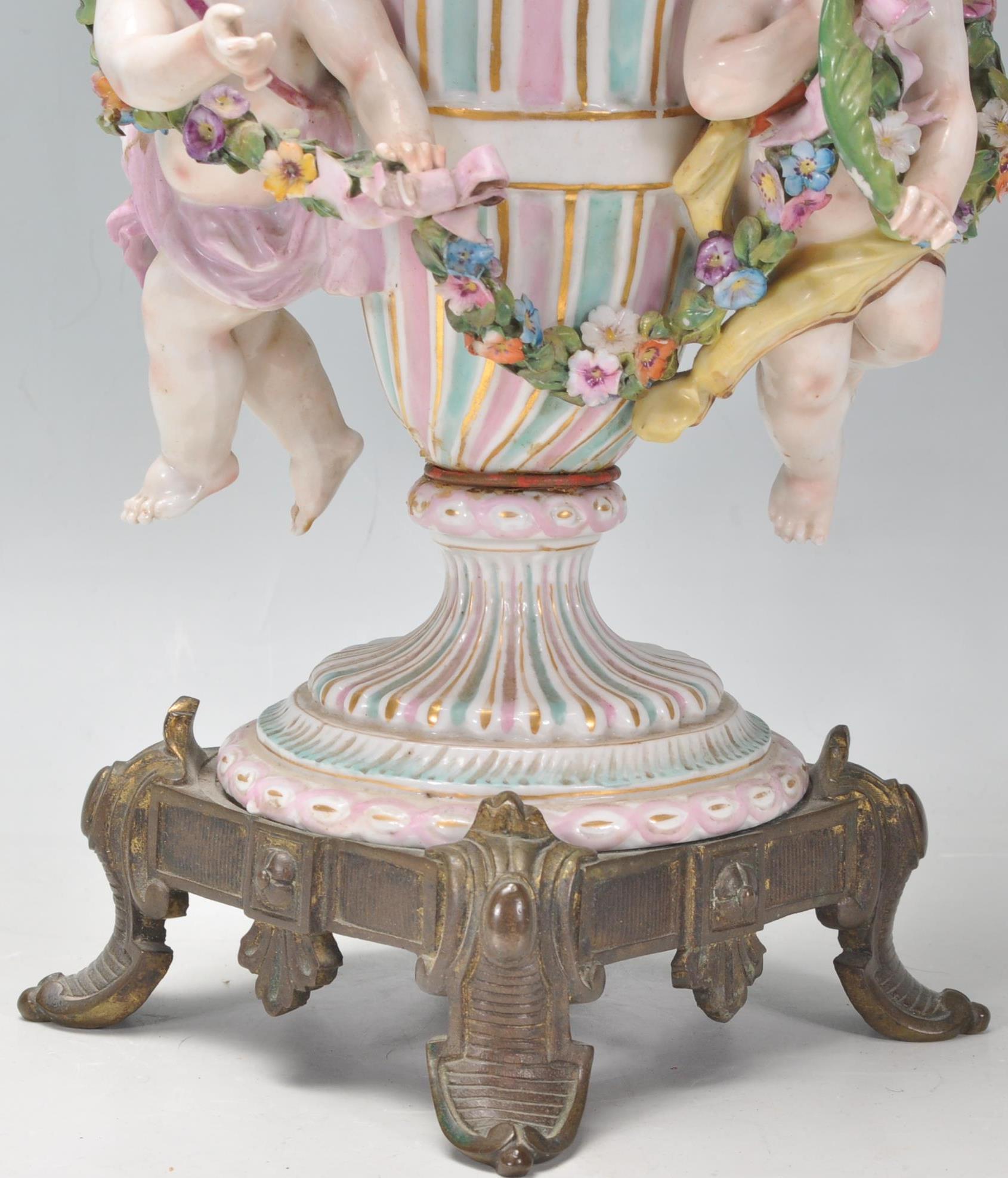 An antique German porcelain Dresden / Sitzendorf style oil lamp of large proportions, the body - Image 2 of 23