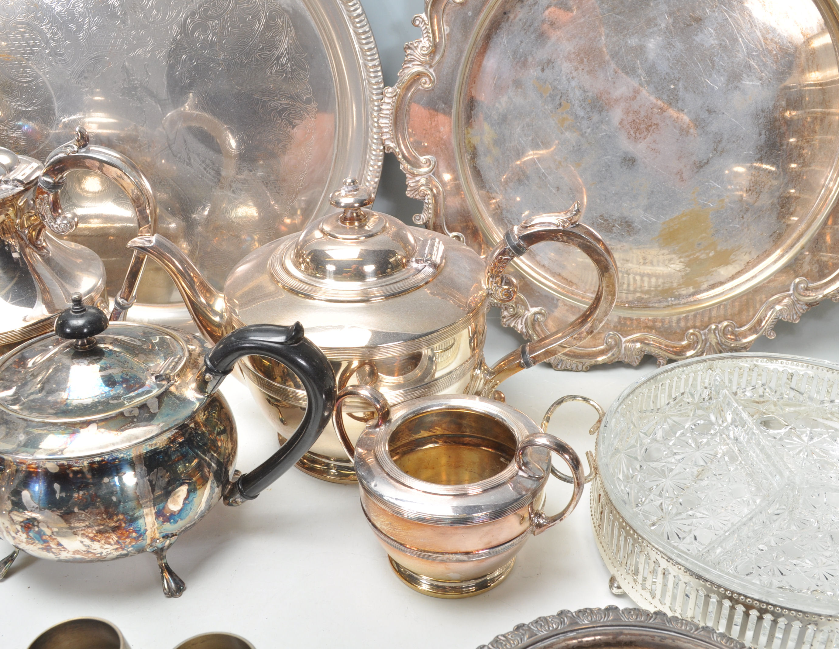 A large collection of silver plated wares to include coffee pot, teapot, condiments, dressing - Image 8 of 9