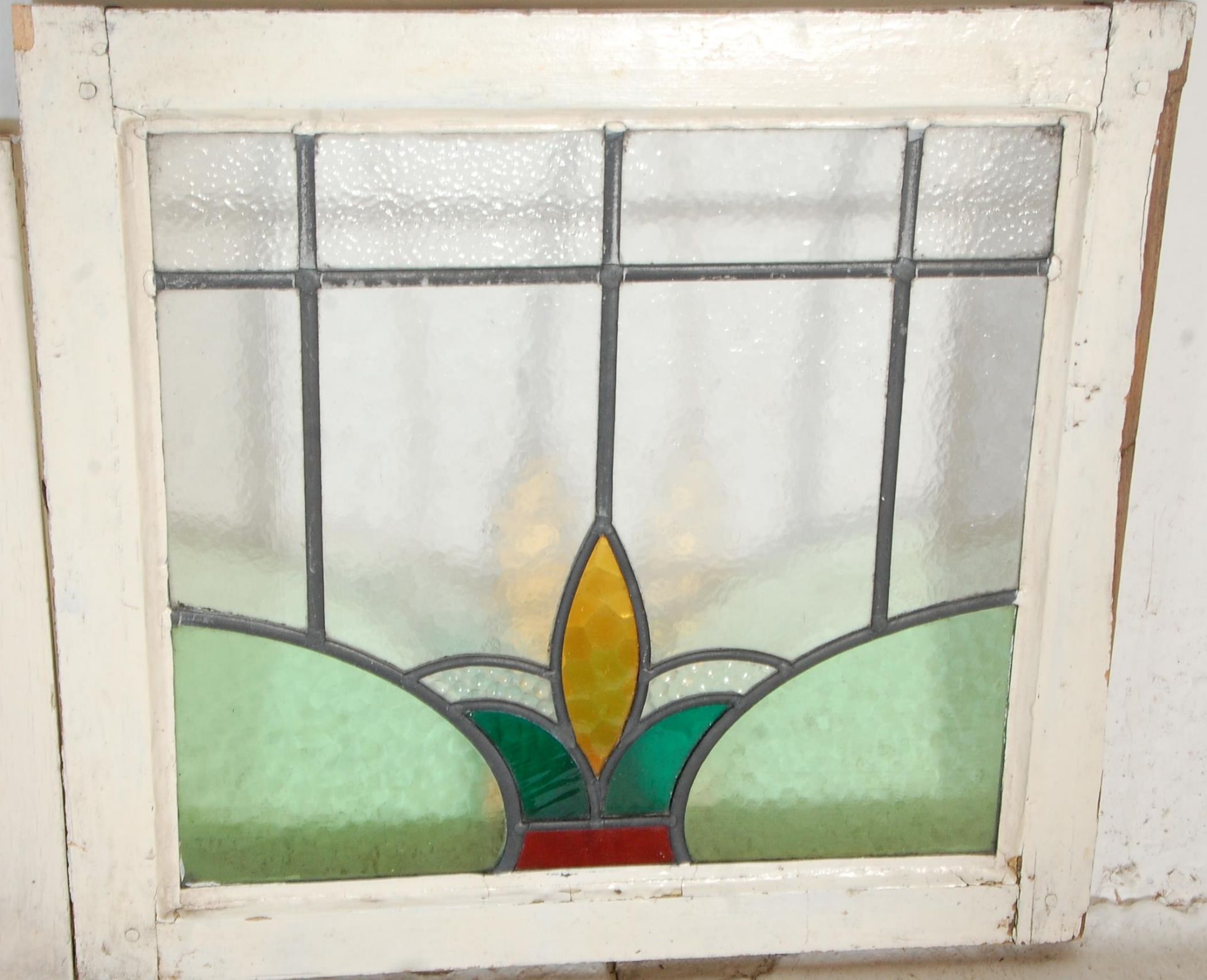 A good group of seven early 20th century vintage led lined stained glass windows set within window - Bild 6 aus 8